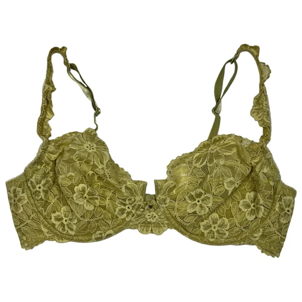 Vintage Y2K Victoria’s Secret Lace Bra